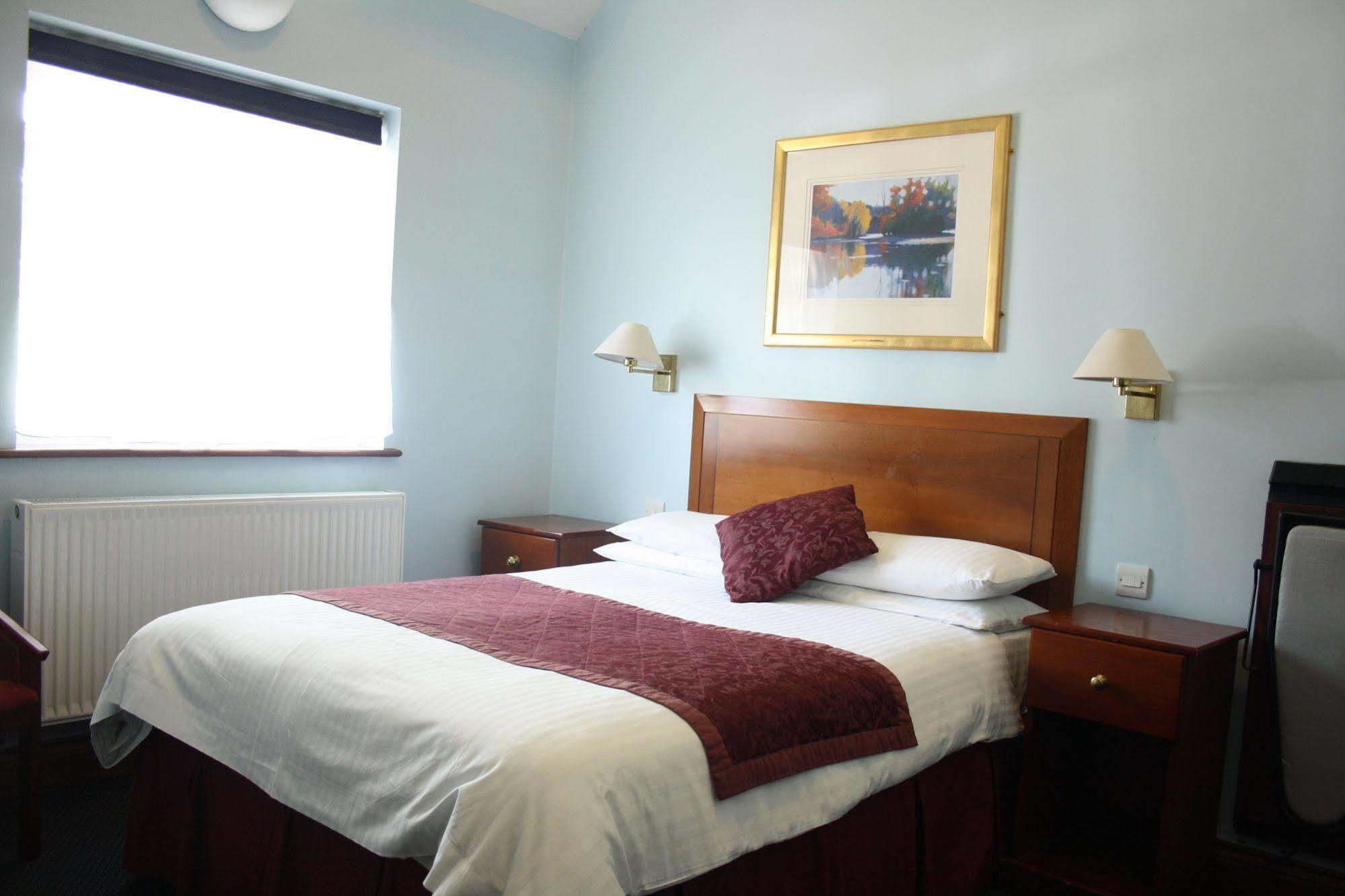 Kings Paget Hotel West Drayton  Exterior photo